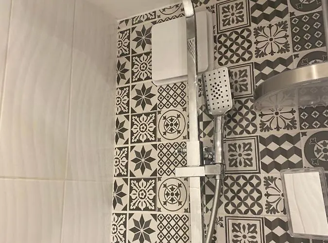 L'echappee A Довиль