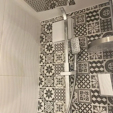 L'echappee A Довиль