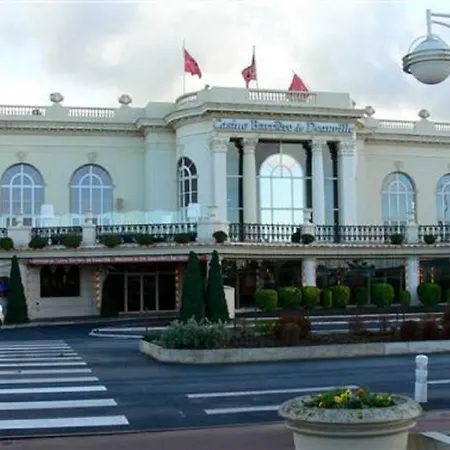 L'echappee A * Deauville