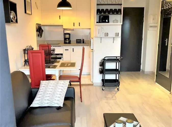 L'echappee A Deauville